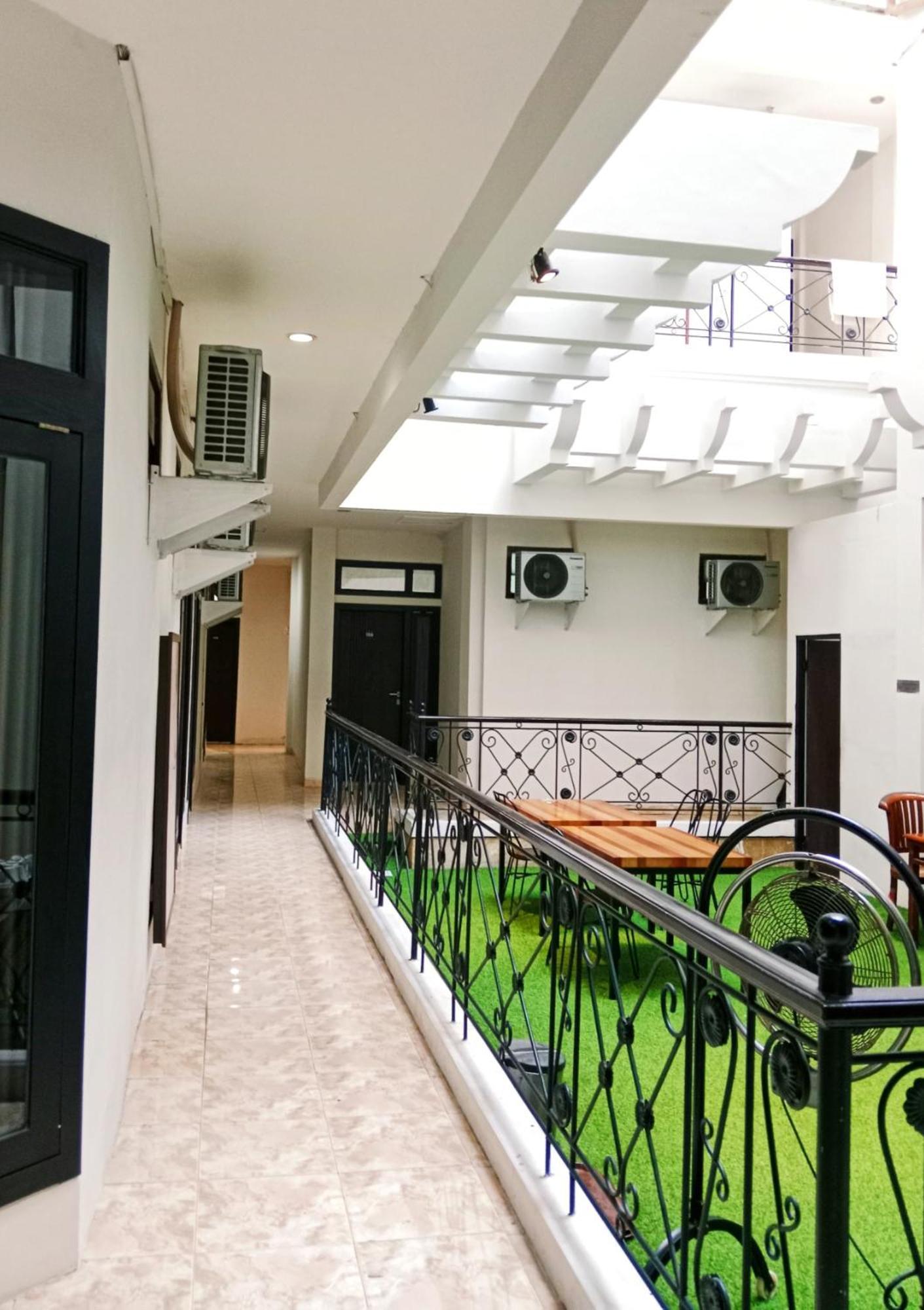Andita Syariah Hotel Surabaja Zewnętrze zdjęcie